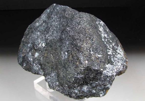 پوکه صنعتی تهران چه ویژگی های بارزی دارد؟