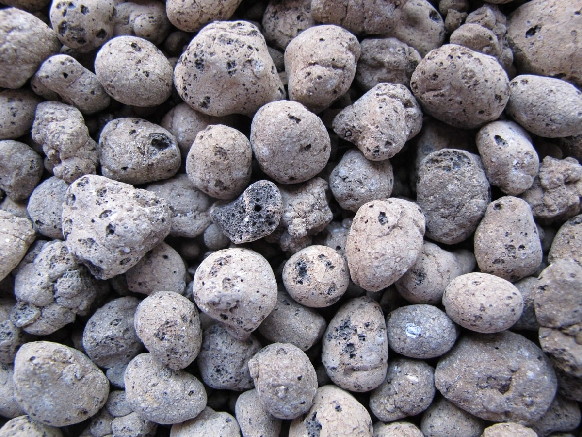 کاربردهای حیاتی پوکه معدنی در صنعت کشاورزی: بهبود خاک و عملکرد محصولات